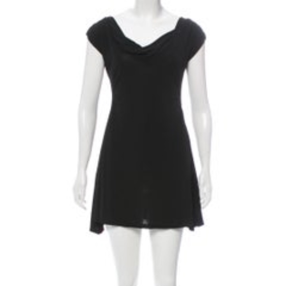 Diane von Furstenberg Black Mini Dress. Size 4